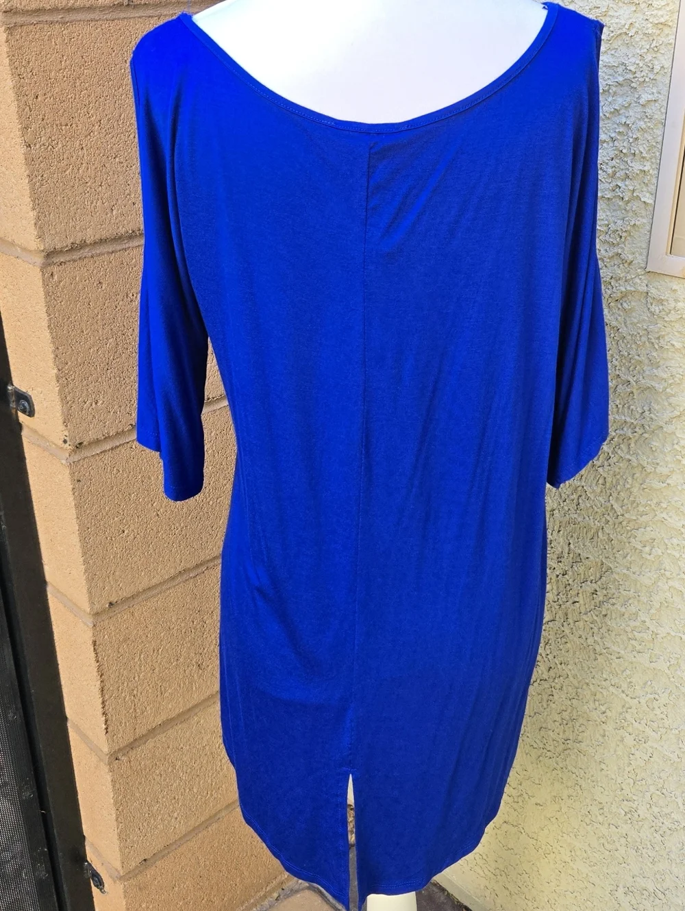 Cable & Gauge Women's Scoop Neck Short Sleeve Top - Royal Blue - Picture 4 of 6